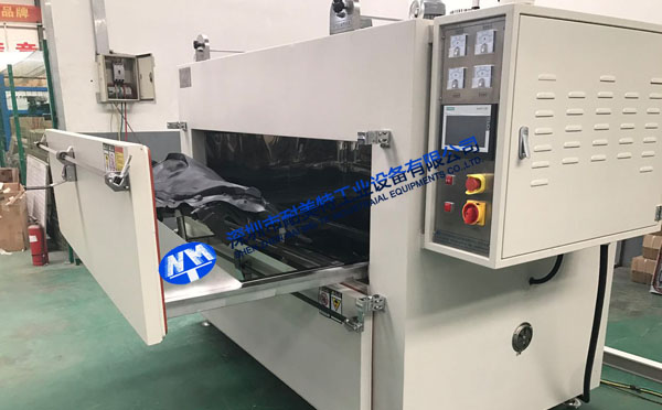 汽車內(nèi)飾件表皮烘箱 汽車內(nèi)飾件表皮烘箱
